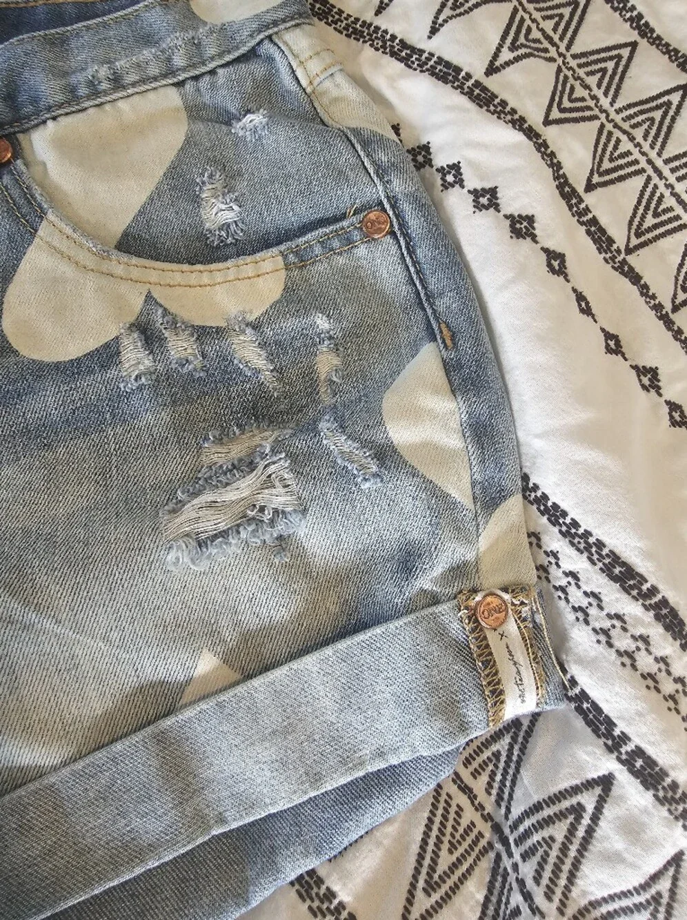 One Teaspooon Light Blue Blue Print Hearts Distressed Denim Shorts Size 28